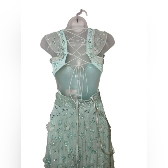 Mac Duggal 70275 Light Green 3D Floral Appliqué Gown Size 4 Lace-Up Open Back - Picture 5 of 8